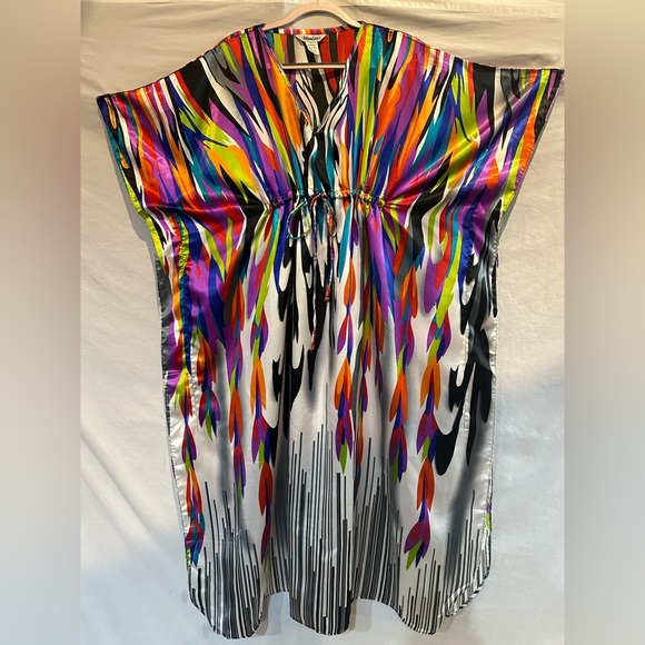 NWOT - Winlar Full-Length Abstract Design
Very Colorful Satin Feel Kafta… - Picture 1 of 6